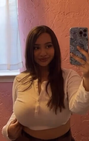 Ellie Johnston #1353153