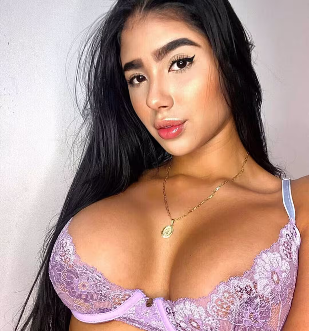Alanamoreno nude image from OnlyFans naked gallery