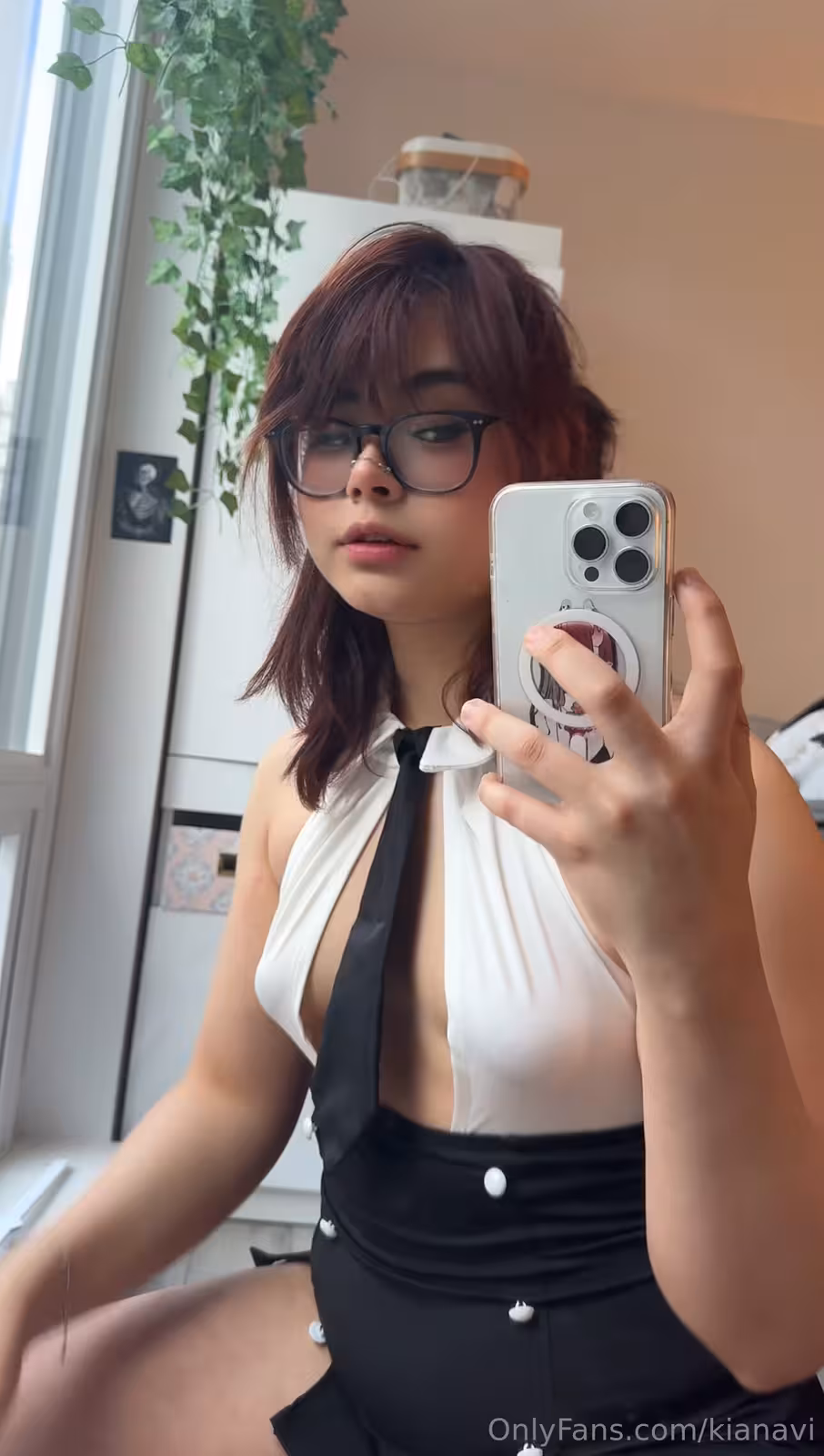 kianavi nude image from OnlyFans naked gallery